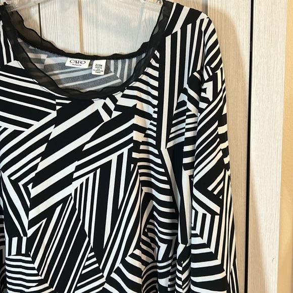 Cato Black and White Blouse with Sheer Trim Sz 26/28W - Picture 2 of 9